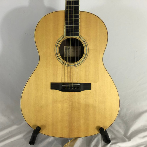 Vist Large View of Product Image Which is Used Larrivee L-O3R Solid Top Acoustic Guitar Natural