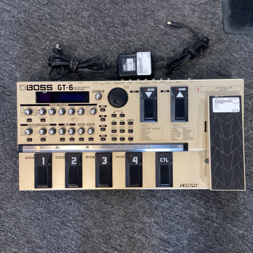 Vist Large View of Product Image Which is Used Boss GT-6 Floorboard Effect