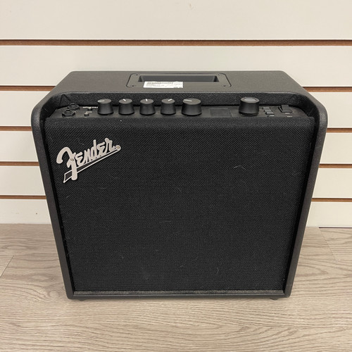 Vist Large View of Product Image Which is Used - Fender MUSTANG LT 25 1 x 8 Solid State Amplifier