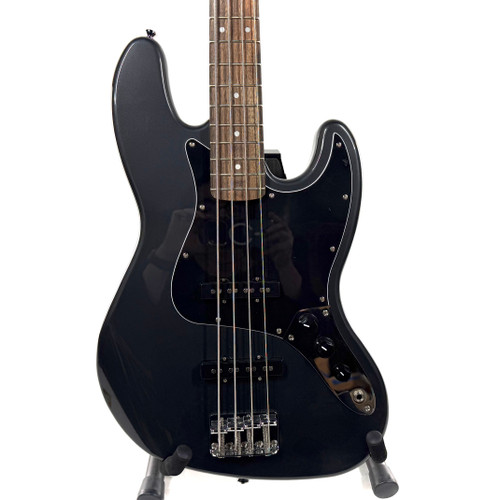 Vist Large View of Product Image Which is Used Squier Affinity Jazz Bass