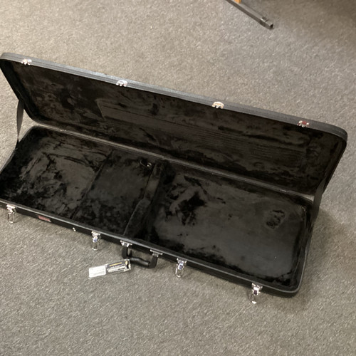 Vist Large View of Product Image Which is Used BASS CASE USED Guitar Case