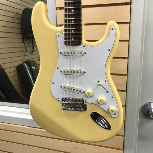 Vist Large View of Product Image Which is Used Fender 2021 YNGWIE MALMSTEEN STRATOCASTER S Type Electric Guitar Yellow 6-String