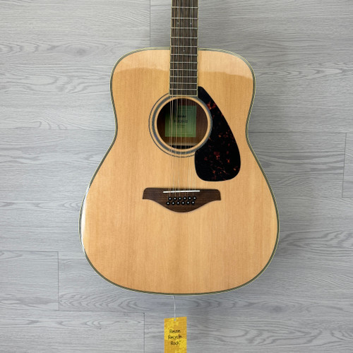 Vist Large View of Product Image Which is Used Yamaha FG820-12 ACOUSTIC Solid Top Acoustic Guitar Natural
