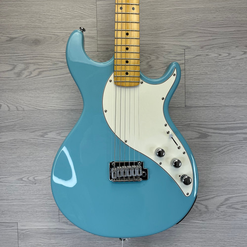 Vist Large View of Product Image Which is Used Line 6 VARIAX 600 S Type Electric Guitar Blue 6-String