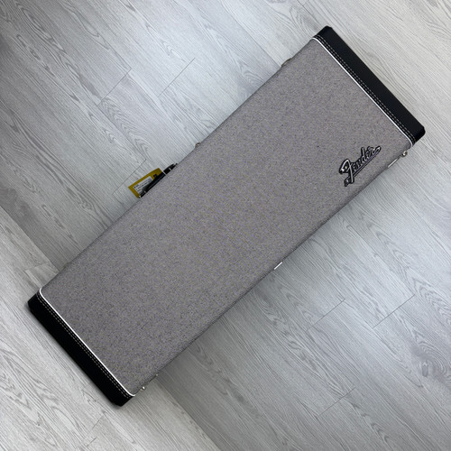 Vist Large View of Product Image Which is Used Fender DELUXE STRAT CASE BLACK TWEED Guitar Case