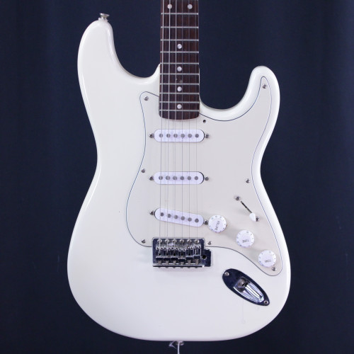 Vist Large View of Product Image Which is Used Squier STRAT BODY/PARTS NECK S No middle tone knob Type Electric Guitar White 6-String
