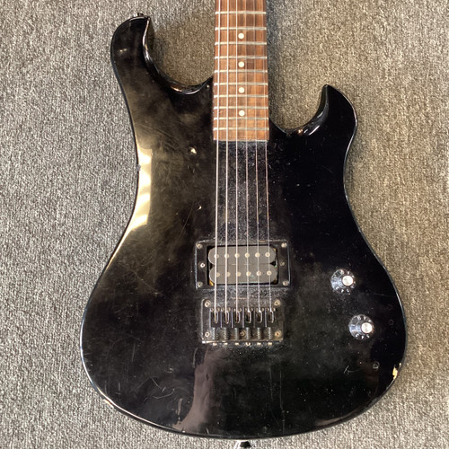 Vist Large View of Product Image Which is Used First Act ME636 Offset Double Cutaway Electric Guitar Black 6-String