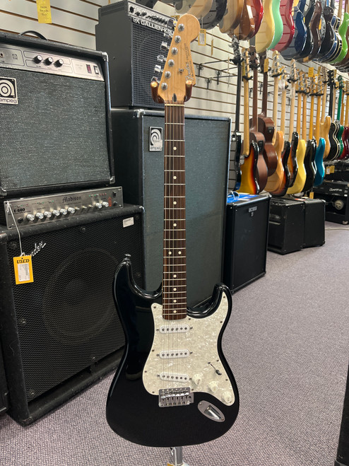 Vist Large View of Product Image Which is Used Fender STRATOCASTER MIM S Type Electric Guitar Black 6-String