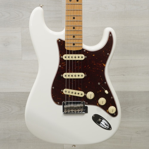 Vist Large View of Product Image Which is Used Fender Made In Japan 68 Hybrid Stratocaster Electric Guitar White