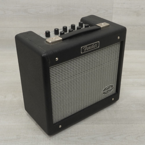 Vist Large View of Product Image Which is Used Fender G-dec Junior 1 X 8 Solid State Amplifier