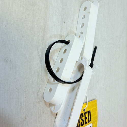 Vist Large View of Product Image Which is Used PICKUP COVER SET Guitar Accessory