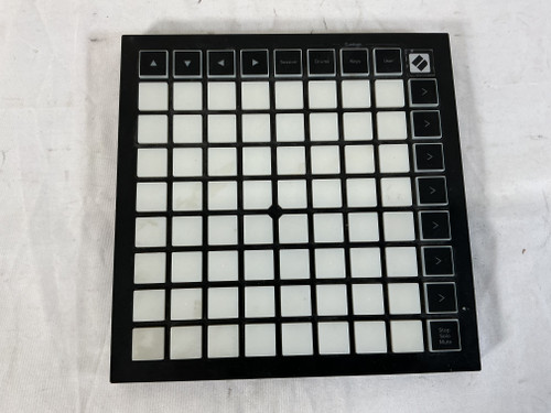 Vist Large View of Product Image Which is Used Novation LAUNCHPAD MINI Compact Synthesizer Compact