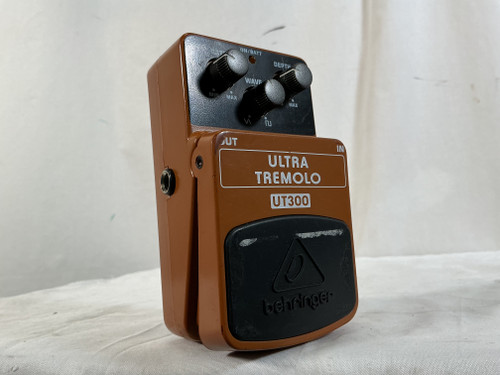 Vist Large View of Product Image Which is Used Behringer UT300 Tremolo Pedal