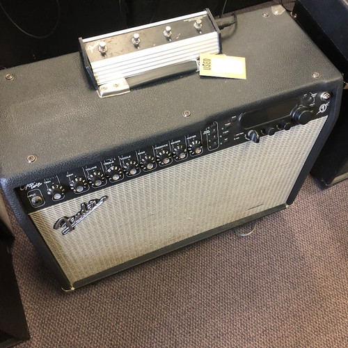 Vist Large View of Product Image Which is Fender Solid State Guitar Amps Combos