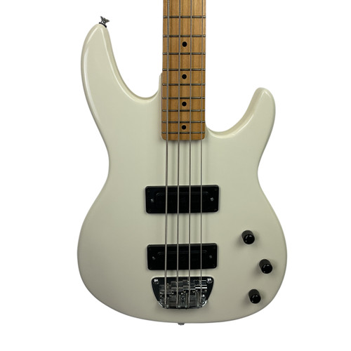 Vist Large View of Product Image Which is Used Peavey FOUNDATION Vintage Bass Guitar White 4-String