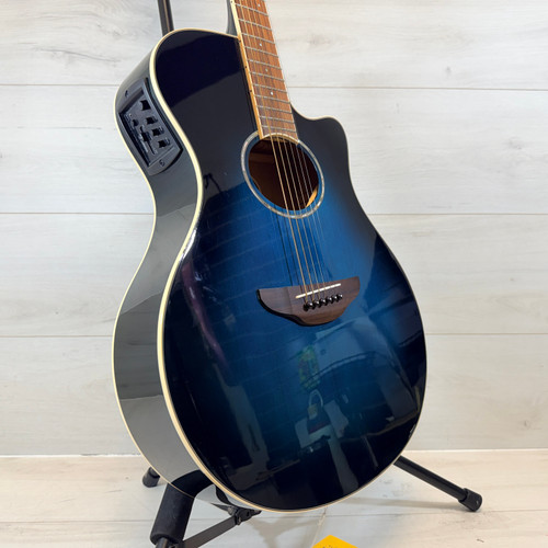Vist Large View of Product Image Which is Used Yamaha APX600 Acoustic Guitar Blue