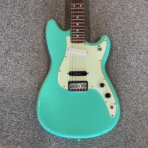 Vist Large View of Product Image Which is Used FENDER PLAYER DUO SONIC Electric Guitar