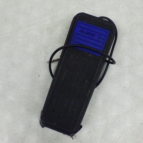 Vist Large View of Product Image Which is Used Alesis F-1 Keyboard Accessory