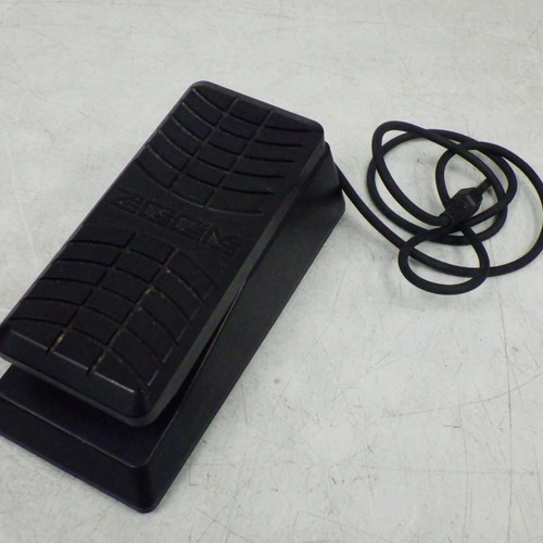 Vist Large View of Product Image Which is Used Zoom FP-02 Keyboard Accessory