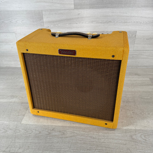 Vist Large View of Product Image Which is Used Fender Blues Junior IV Limited Edition - 15-watt 1 x 12-inch Tube Guitar Combo Amplifier