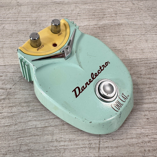 Vist Large View of Product Image Which is Used Danelectro Cool Cat Tremolo Pedal