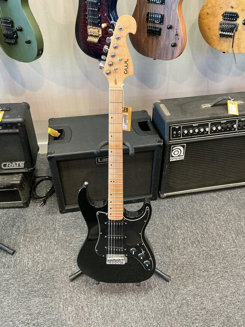 Vist Large View of Product Image Which is Used Washburn GWL BLACK STRAT S Type Electric Guitar Black 6-String