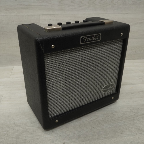 Vist Large View of Product Image Which is Used Fender G-dec Junior 1 X 8 Solid State Amplifier