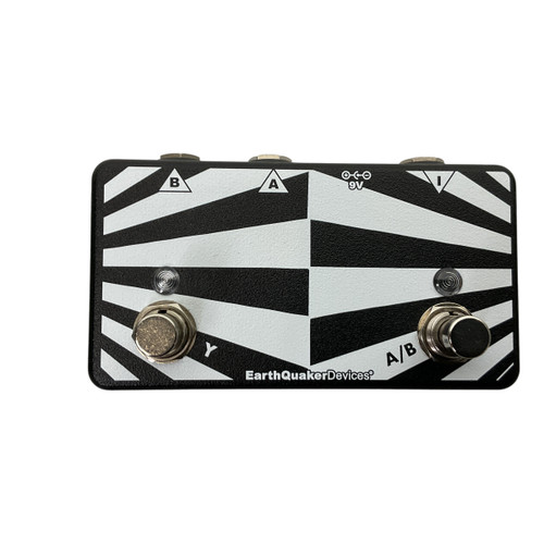 Vist Large View of Product Image Which is Used Earthquaker Devices A/B BOX Switch Pedal
