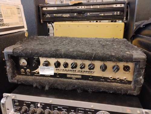 Vist Large View of Product Image Which is Used Behringer BX3000T Bass Amplifier No Size