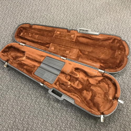 Vist Large View of Product Image Which is Used Peavey LINED CONTOUR CASE Guitar Case