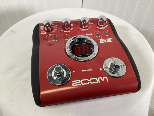 Vist Large View of Product Image Which is Used Zoom B2 Multi-FX Pedal