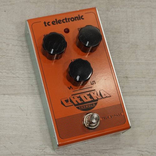 Vist Large View of Product Image Which is Used Tc Electronic Choka Tremolo Pedal