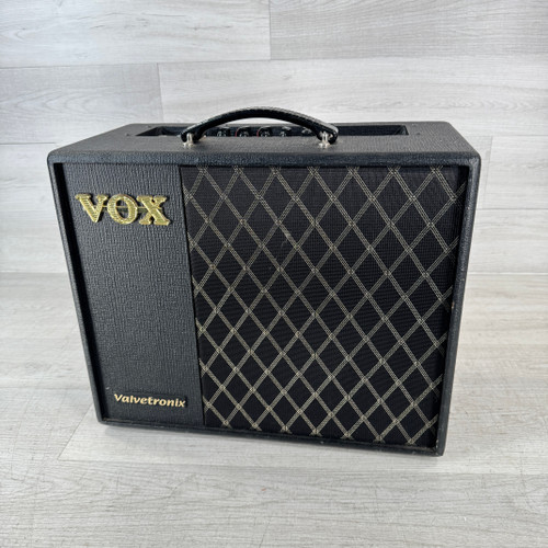 Vist Large View of Product Image Which is Used Vox VT40X - 1 x 10-inch 40-watt Guitar Combo Amplifier
