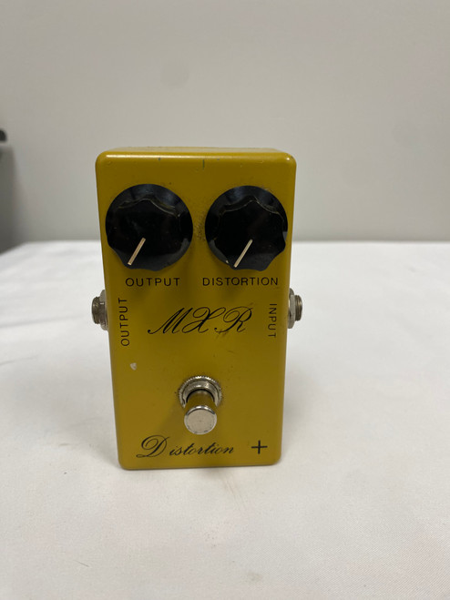 Vist Large View of Product Image Which is Used MXR DISTORTION PLUS SCRIPT LOGO Distortion Pedal