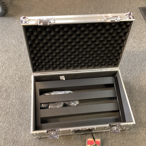 Vist Large View of Product Image Which is Used Pedaltrain CLASSIC 1 WITH HARD CASE Pedal Board