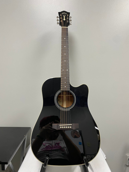 Vist Large View of Product Image Which is Used Guild D-140CE ACOUSTIC GUITAR Laminate Top Acoustic Guitar Black