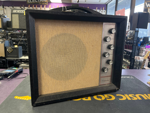 Vist Large View of Product Image Which is Used Silvertone 1472 Vintage Tube Guitar Combo