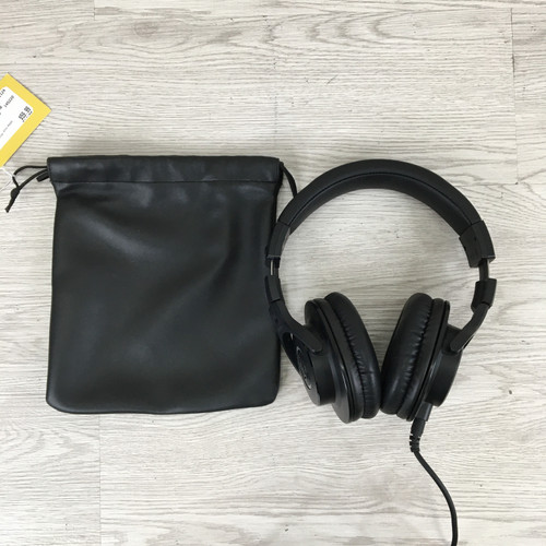 Vist Large View of Product Image Which is Used Audio Technica ATH-M40X Headphones