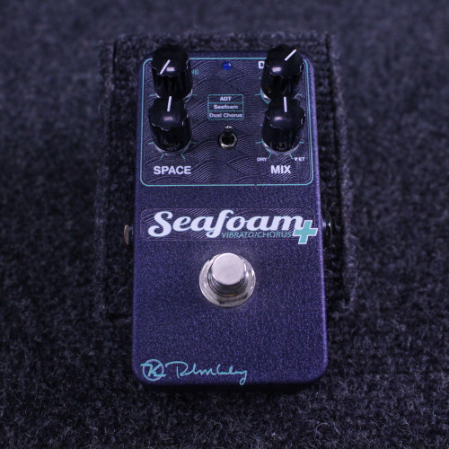 Vist Large View of Product Image Which is Used Keeley SEAFOAM PLUS VIBRATO/CHORUS Chorus Pedal