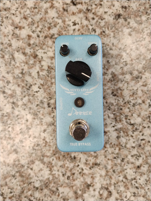 Vist Large View of Product Image Which is Used Donner TUTTI LOVE CHORUS PEDAL Guitar Effect