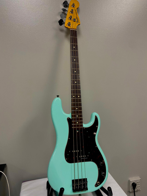 Vist Large View of Product Image Which is Used Fender MIJ E SERIAL P-BASS REFINISHED P Type Bass Guitar White 4-String