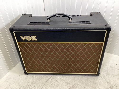 Vist Large View of Product Image Which is Used Vox AC15CC1 W/ COVER PEDAL 1 x 12 Tube Combo Amplifier 1 x 12