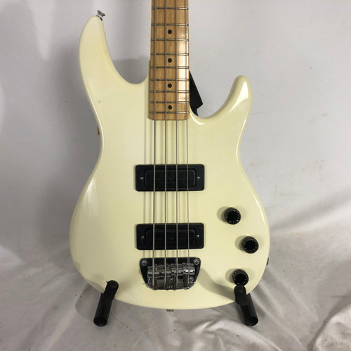 Vist Large View of Product Image Which is Used Peavey FOUNDATION BASS Vintage Bass Guitar White 4-String