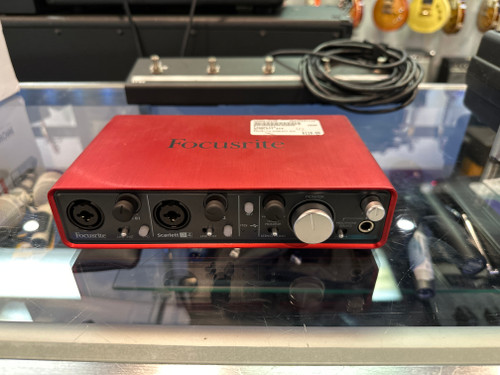 Vist Large View of Product Image Which is Used Focusrite SCARLETT 2I4 Compact Recording Device