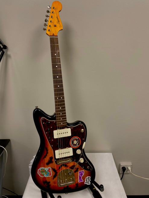 Vist Large View of Product Image Which is Used Squier CLASSIC VIBE JAZZMASTER Offset Double Cutaway Electric Guitar Sunburst 6-String