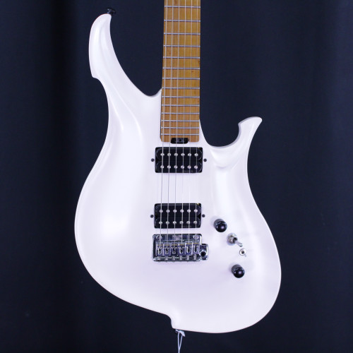 Vist Large View of Product Image Which is Used KOLOSS GT-45P ALUMINUM GUITAR Electric Guitar White 6-String