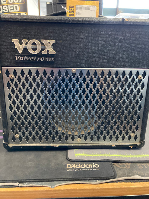 Vist Large View of Product Image Which is Used Vox AD15VT 1 x 10 Solid State Amplifier 1 x 10