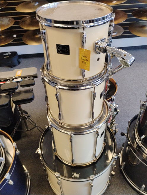 Vist Large View of Product Image Which is Used Pearl EXPORT 4 PC Drum Kit White 22" Kick Drum