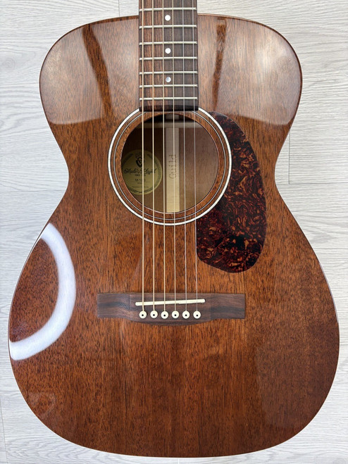 Vist Large View of Product Image Which is Used Guild M-120 Solid-Top Acoustic w/Gig Bag