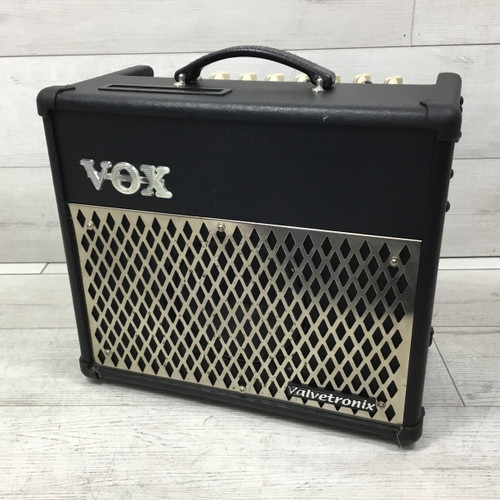 Vist Large View of Product Image Which is Used Vox VT15 1x10 Solid State Amplifier